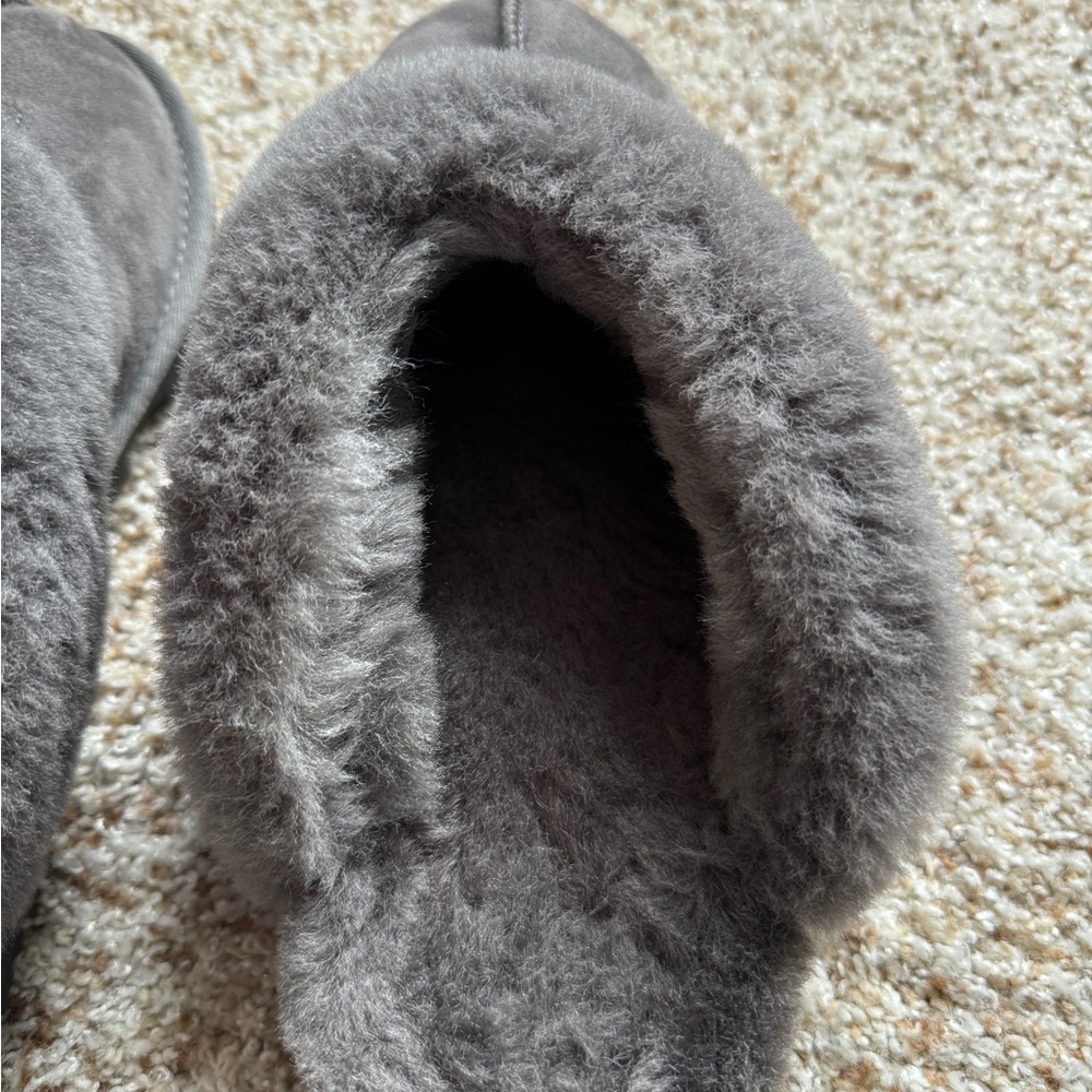 Ugg Slippers - image 6